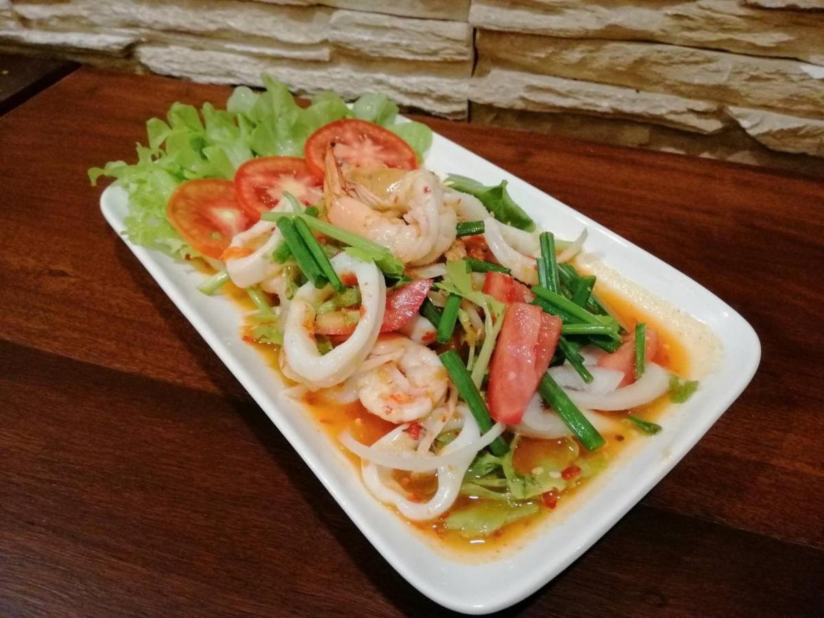 Rapeepan Ville Hotel Ubon Ratchathani Dış mekan fotoğraf